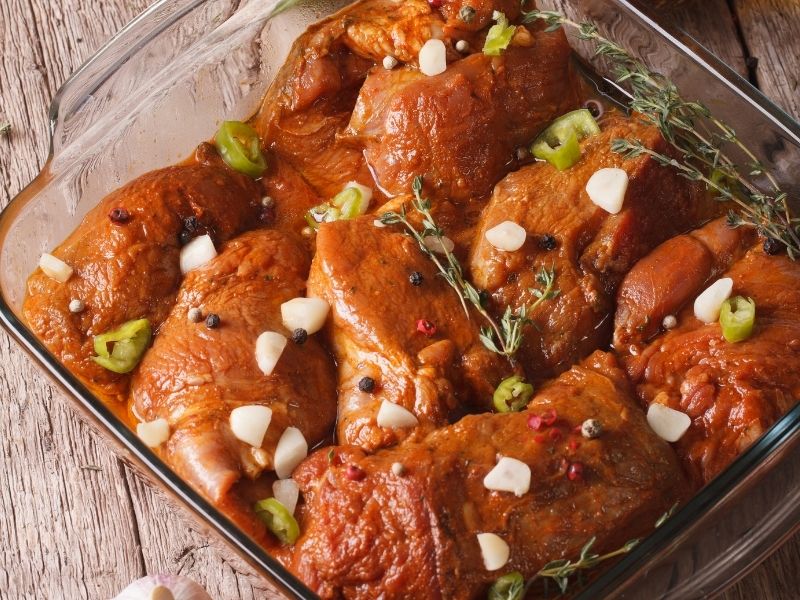 Kırmızı Eti Pişirmeden Önce Bir Kaşık Ekleyin