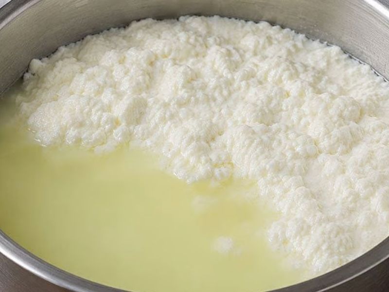 Ev Yapımı Lor Ve Peynir Yapımında Sütü Kestirmek İçin Kullanın