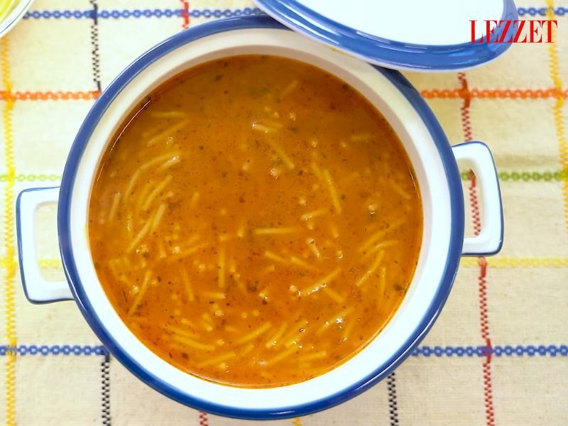 Şehriyeli Tereyağlı Çorba