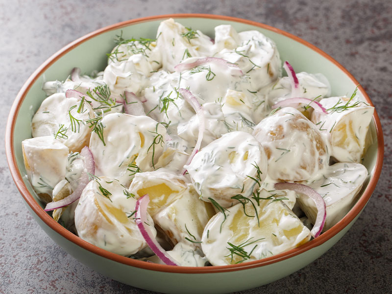 Yoğurtlu Patates Salatası