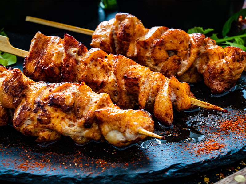 Tavukları Küçük Parçalara Kesin