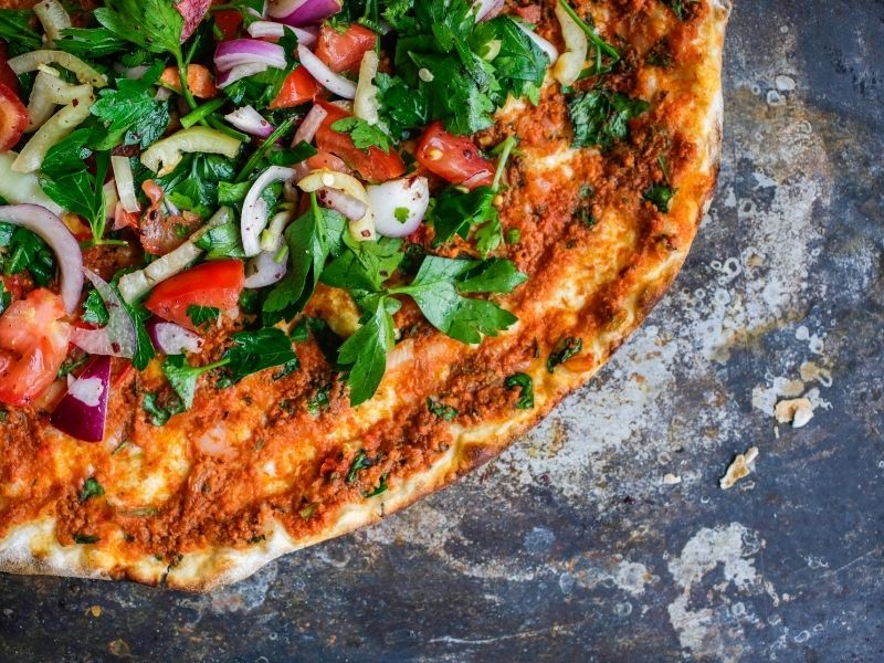 Sebzeli Kıymasız Lahmacun Nasıl Yapılır?