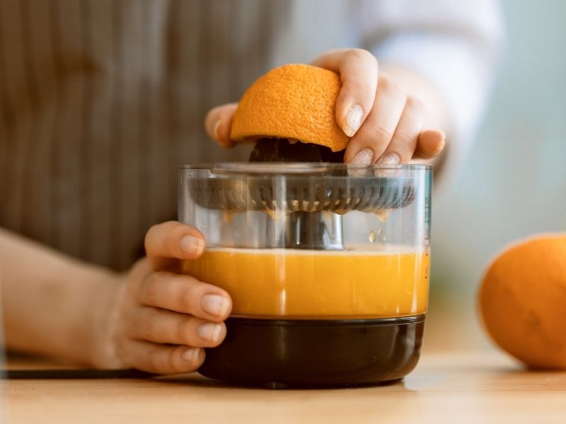 Kabuğu Kendi Suyunda Bekleterek Doğal Bir Özüt Hazırlayın