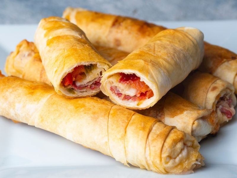 Çemenin İmzası: Pastırmalı Kalem Böreği 