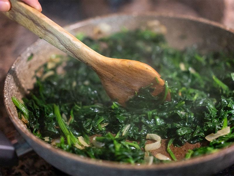 Ispanak ve diğer yapraklı sebzeler