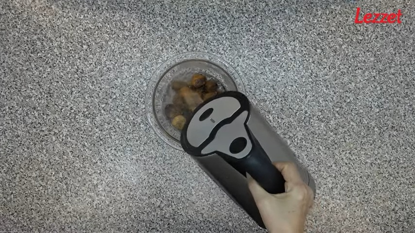 suda bekleyen kuru incir