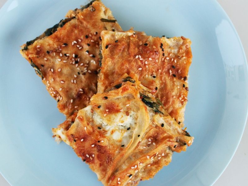 Nefis Kokusuyla Selanik Böreğinin Eşsiz Sunumu