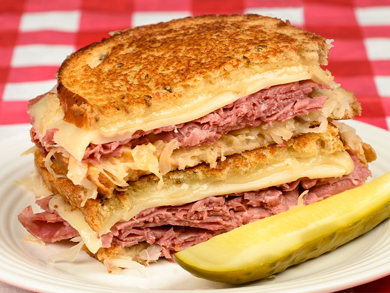 Pastırmayı kızartmadan ekmeğe koymayın