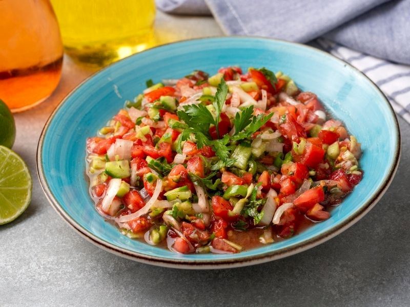 Bol Sumaklı Ve Nar Ekşili Bostan Salatası