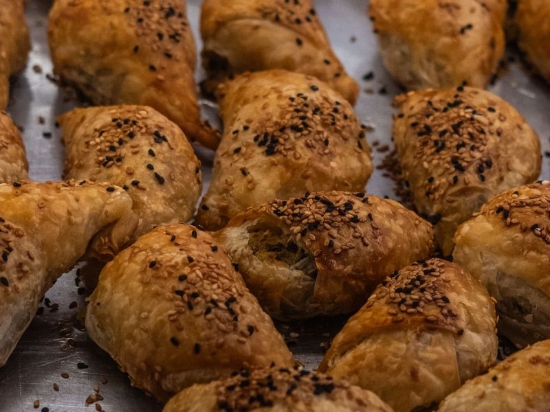 Üzerlerine Yumurta Sarısı Veya Su Sürülerek Çıtırlığın Yeniden Kazanılması