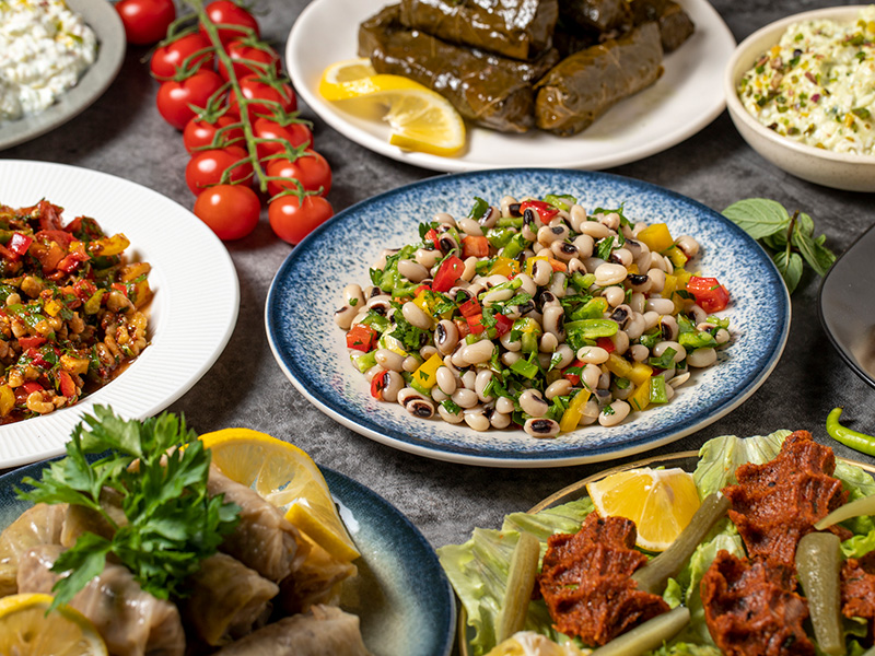 Zeytinyağlılar ve Sebze Yemekleriyle Piyaz