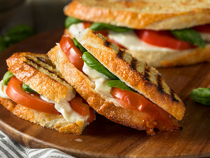 mozzarella domates tostu