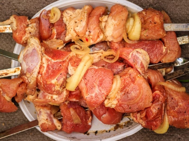 Baharatları Etle Bütünleştirir 