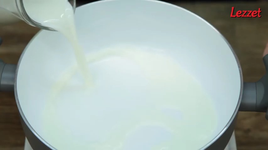 tencereye eklenen süt