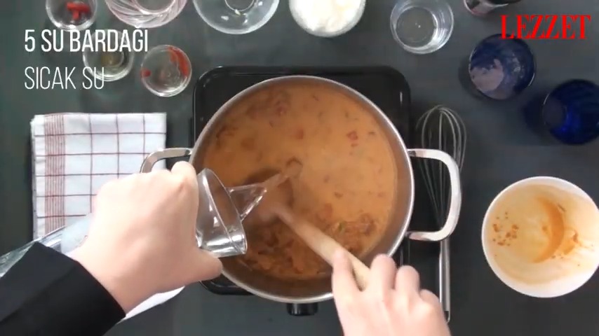 çorbaya eklenen sıcak su