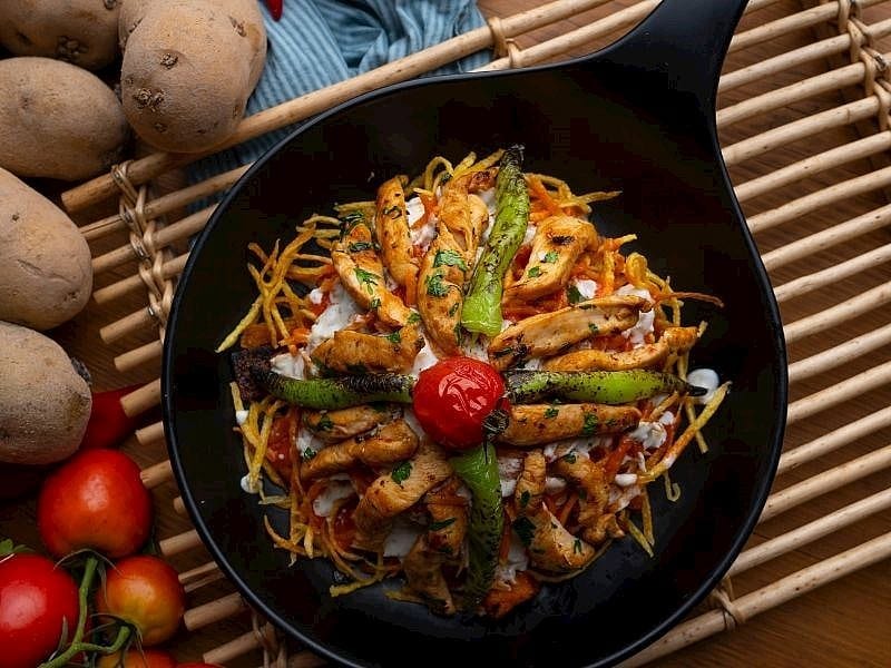 Çıtır Patatesli Tavuklu Çökertme Kebabı