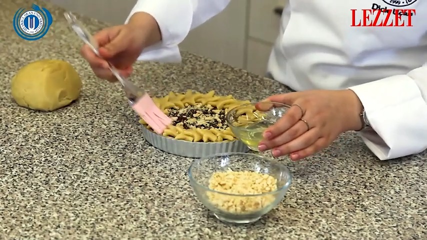 yumurta sürülen hamur