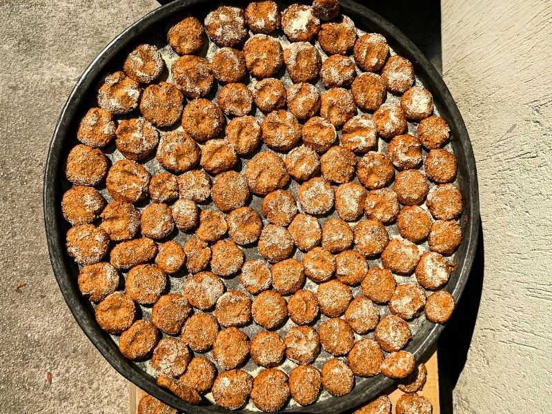 Hamuru Çevirme Ve Ovalama (Küçültme) Adımı