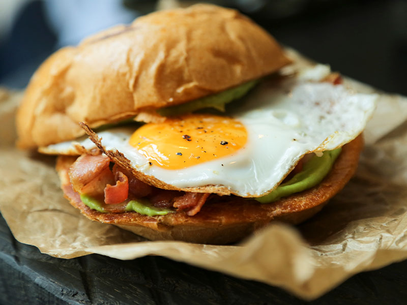 Yumurtalı Kahvaltı Burgeri