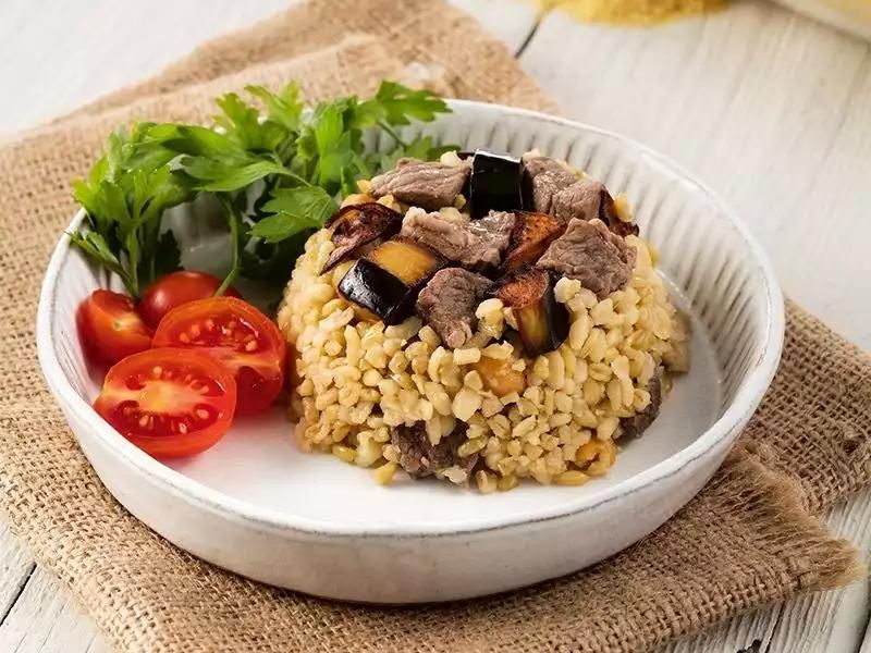 patlıcanlı ve etli bulgur pilavı