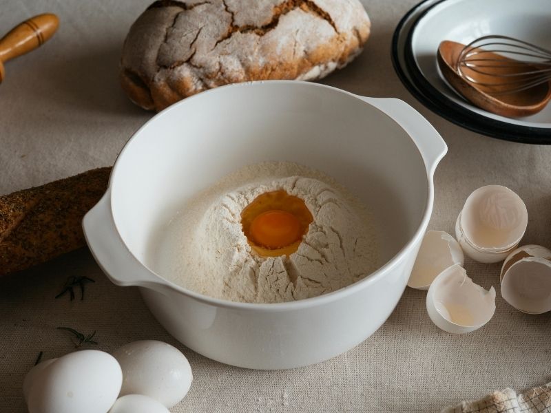 Yumurtaları Tek Tek Ekleyerek Bağ Kurun