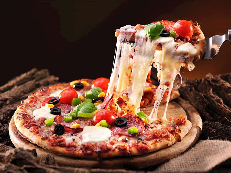 Pizza Taşı veya Fırın Tepsisi Kullanın