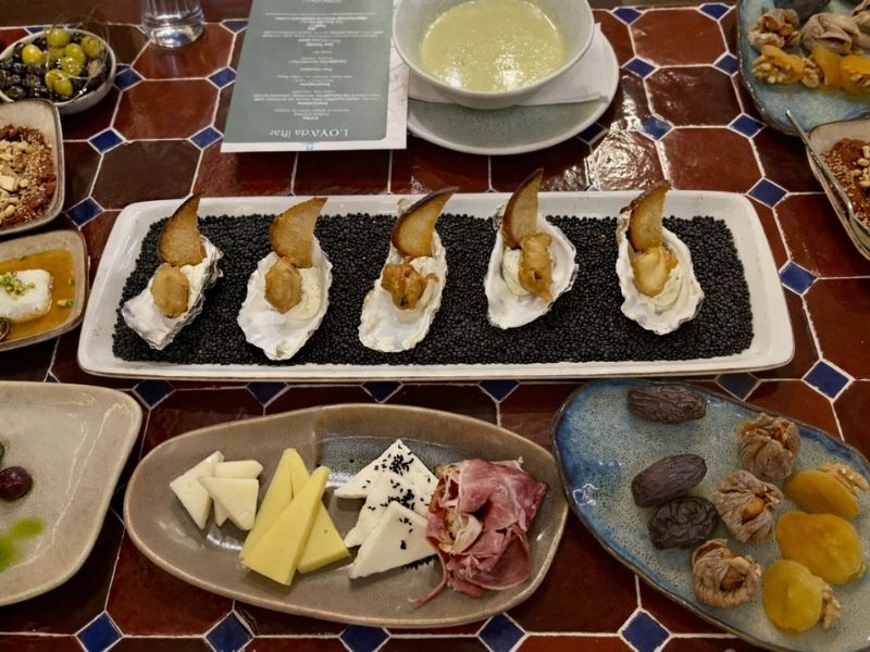 Beyoğlu’nda Geleneksel ve Modern Dokunuşlarla İftar Sofrası