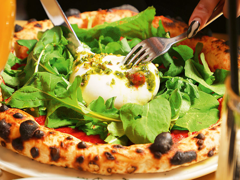 pizza con burrata