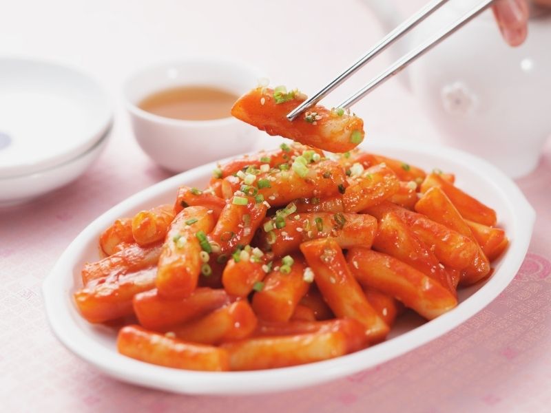 Tuzlu Ve Acılı: Klasik Tteokbokki Deneyimi