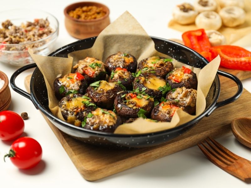 Tavada Kaşarlı Mantar