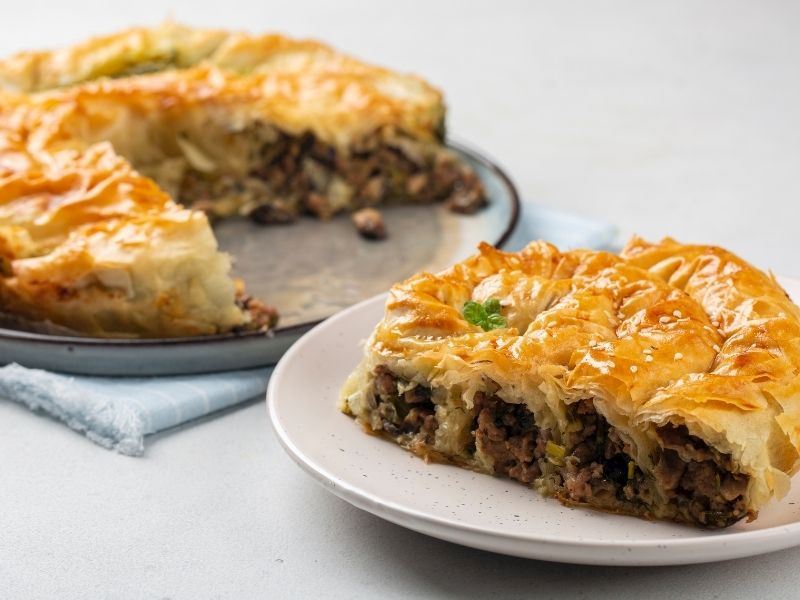 Gevrek Bir Lezzet: Kıymalı Çıtır Börek Tarifi