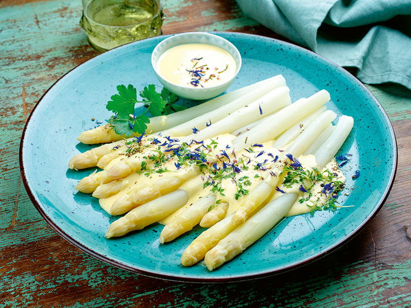 Hollandaise Soslu Kuşkonmaz