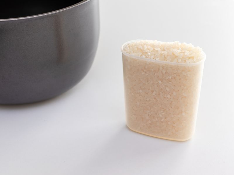 ölçü bardağında pirinç