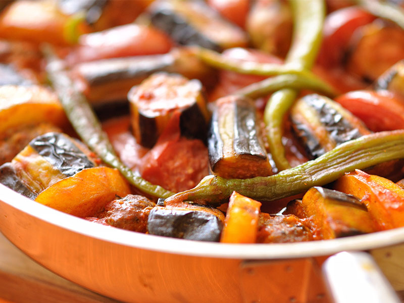 Domates sosunu koyulaştırın ve tadını yoğunlaştırın