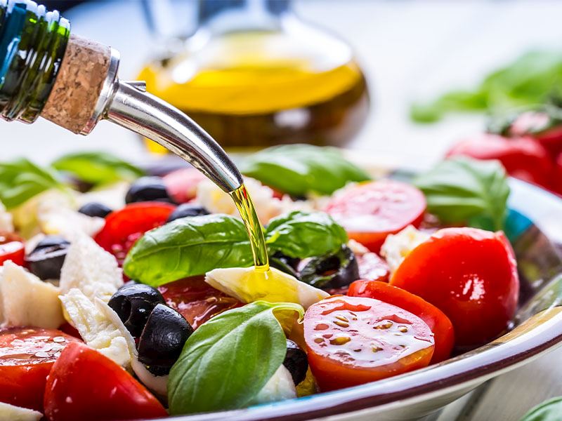 Roka ve domates salatası