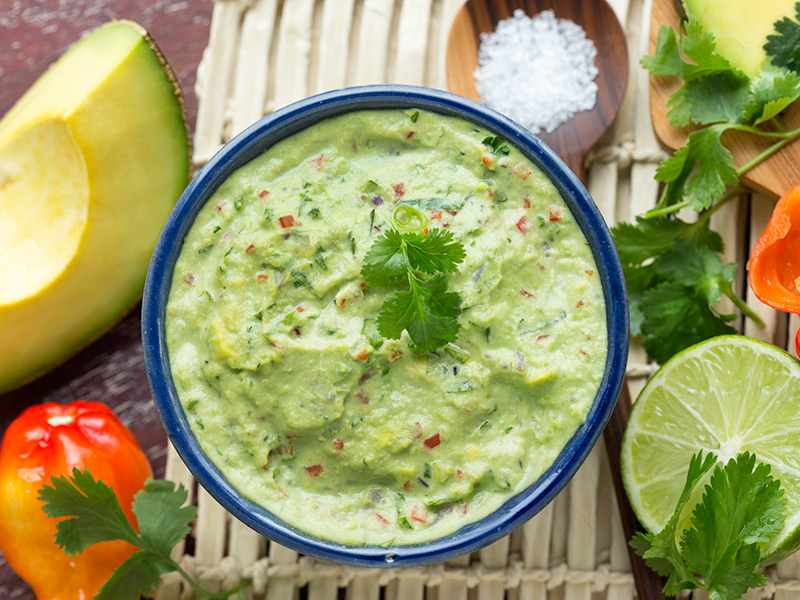 Yoğurtlu Avokado Dip
