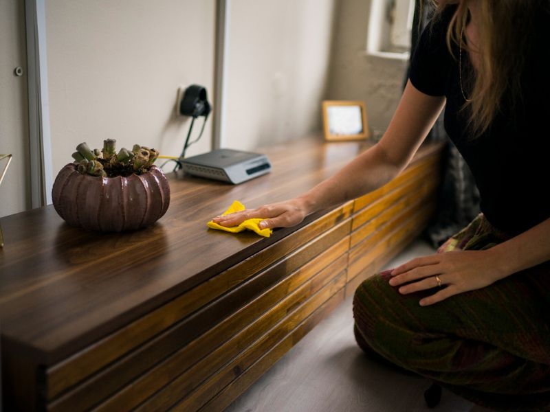 ahşap masa temizliği