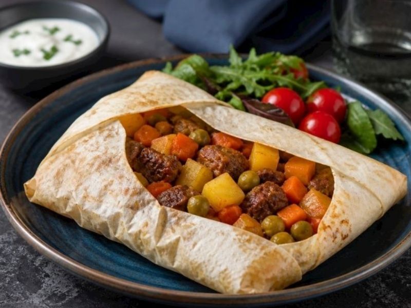 Renk Ve Doku Veren Bezelye, Havuç Ve Patates Dengesi