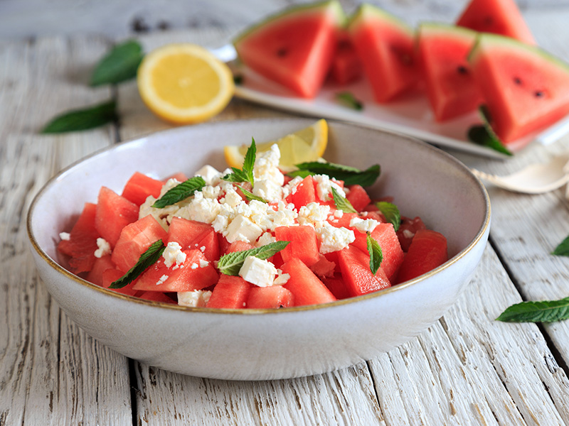 Naneli Karpuz ve Peynir Salatası
