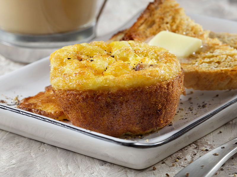 Fırında Biberli Kaşarlı Yumurtalı Ekmek