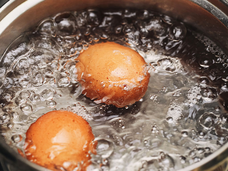 Yumurtaları oda sıcaklığına getirin