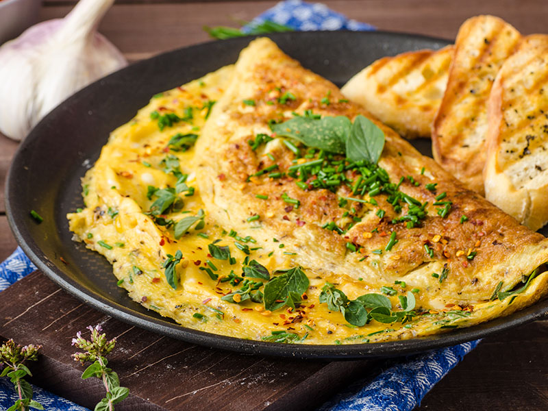 yeşil biberli kaşarlı omlet