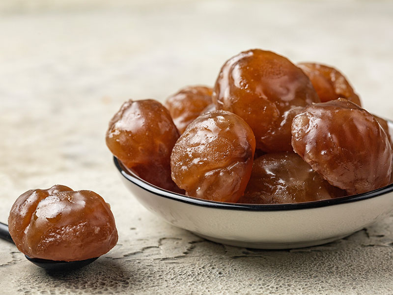 Kestaneleri şerbete aşamalı ekleyin