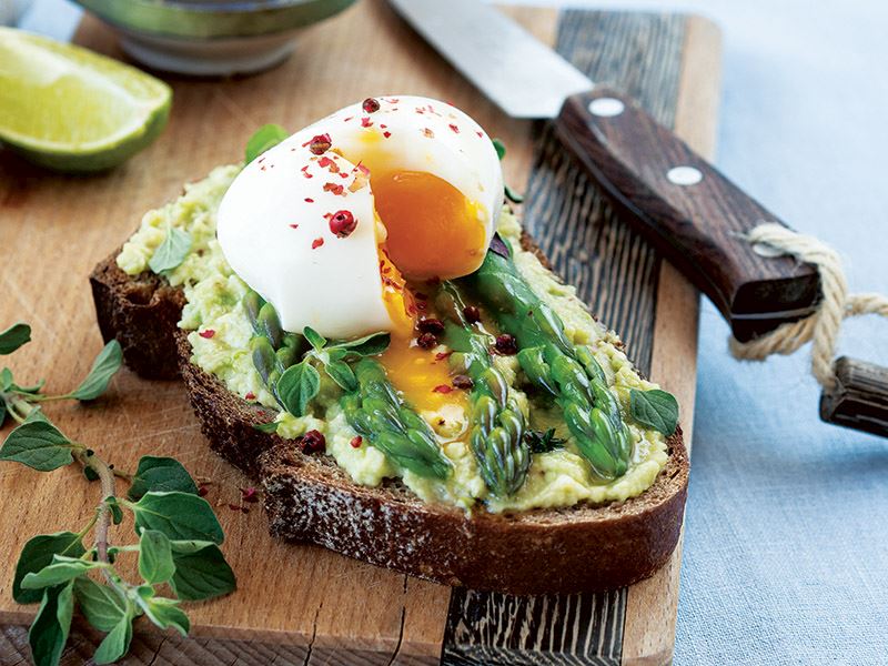 Kuşkonmaz, Avokado ve Yumurtalı Açık Sandviç