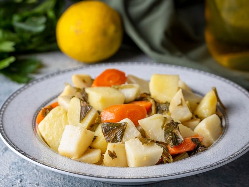 Taze Kereviz Yapraklarını Sunumda Mutlaka Kullanın