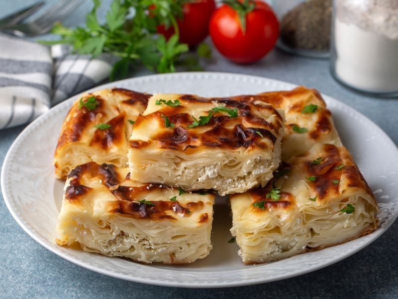 Peynirli Pratik Börek (Yufkayla)