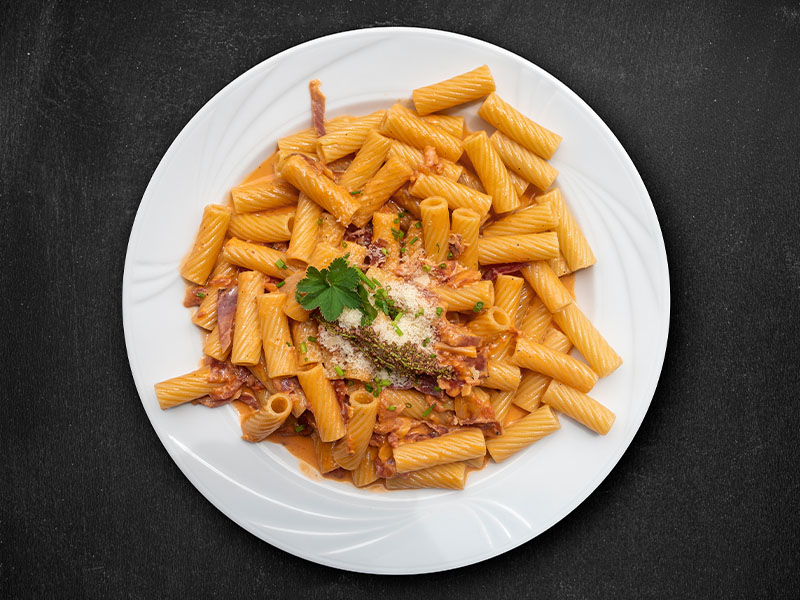 Rigatoni için: Acılı Arrabbiata Sosu