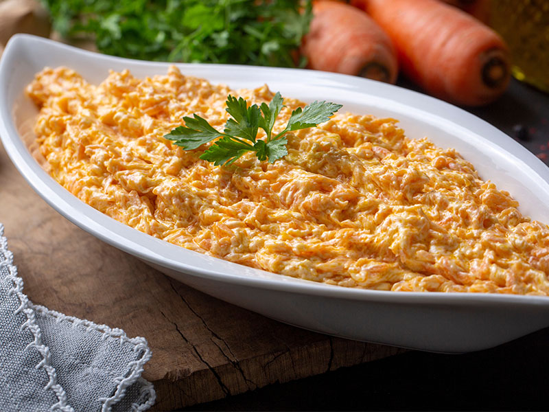 yoğurtlu havuç salatası