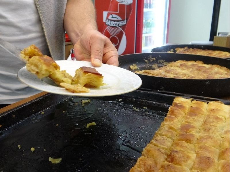 Klasik Baklavadan Farklı: Mısır Unu Baklavası Tarifi ve Hikâyesi