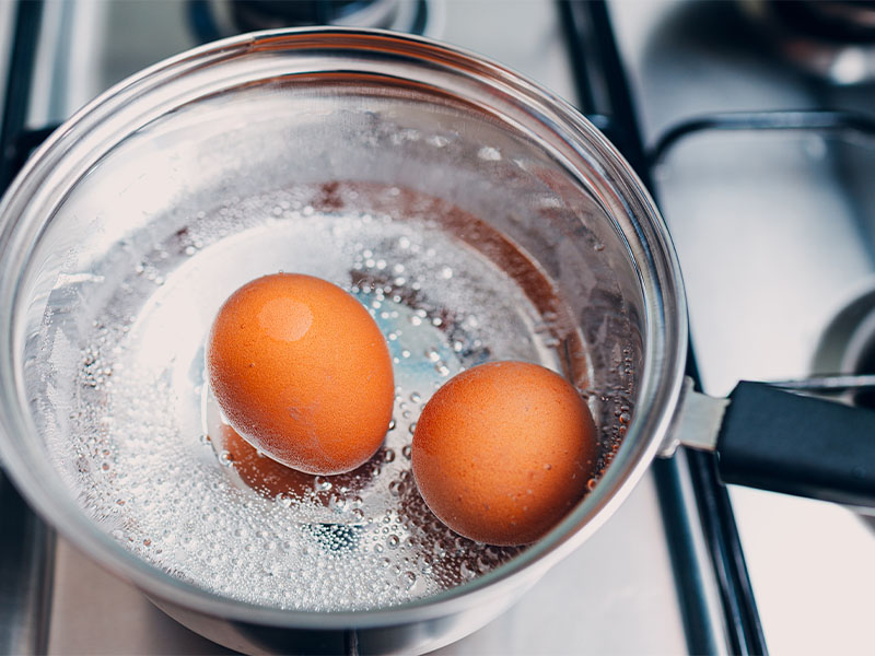 Haşlarken suyun çok kaynamamasına dikkat edin